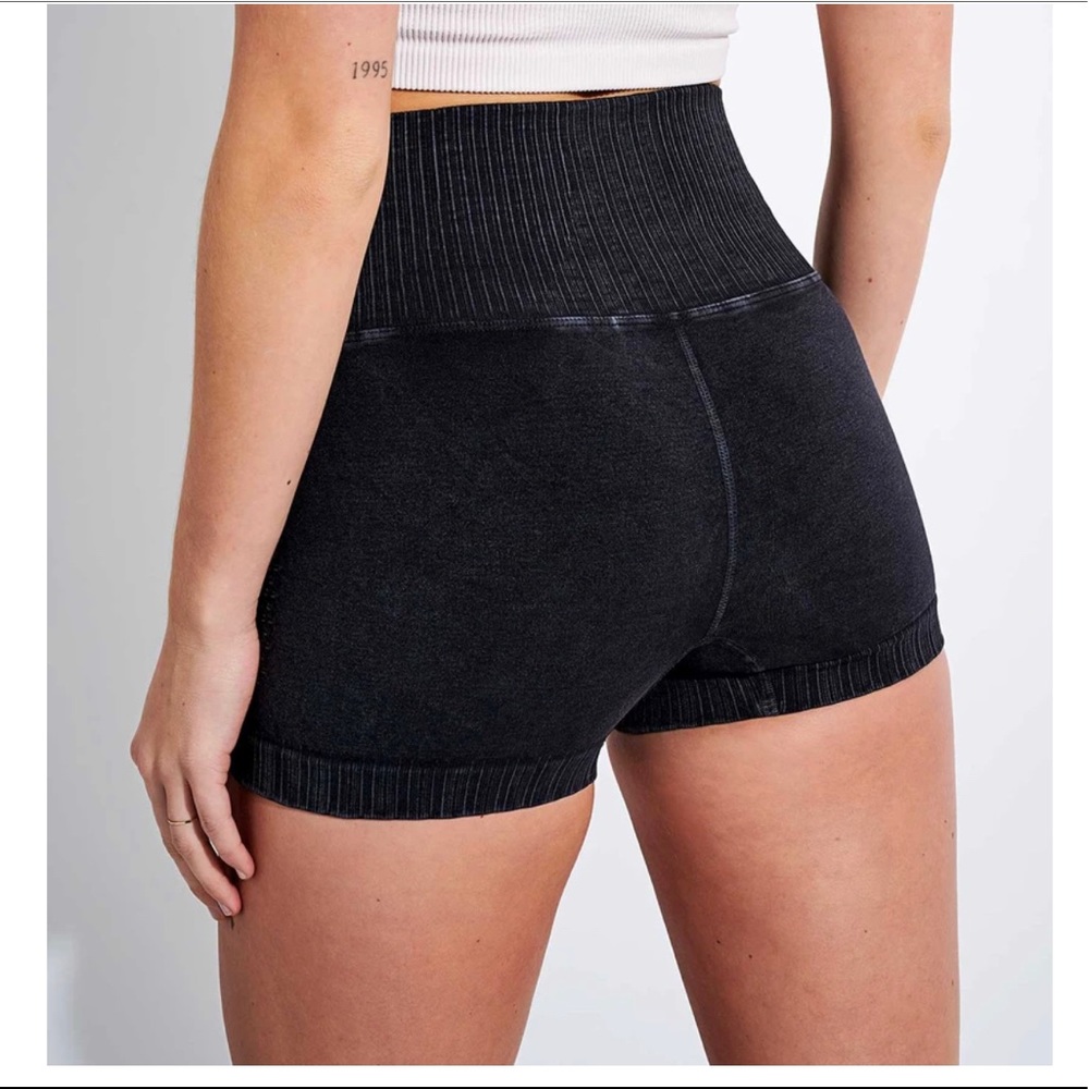 FP Movement Good Karma running shorts - Picture 2 of 6